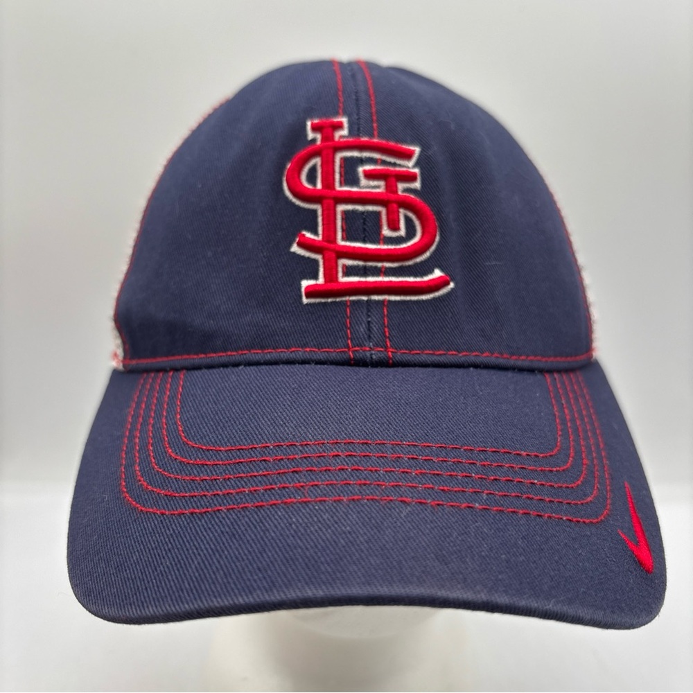 St Louis Cardinals MLB Nike Team Men’s Navy/White Trucker Mesh SnapBack Hat OSFM